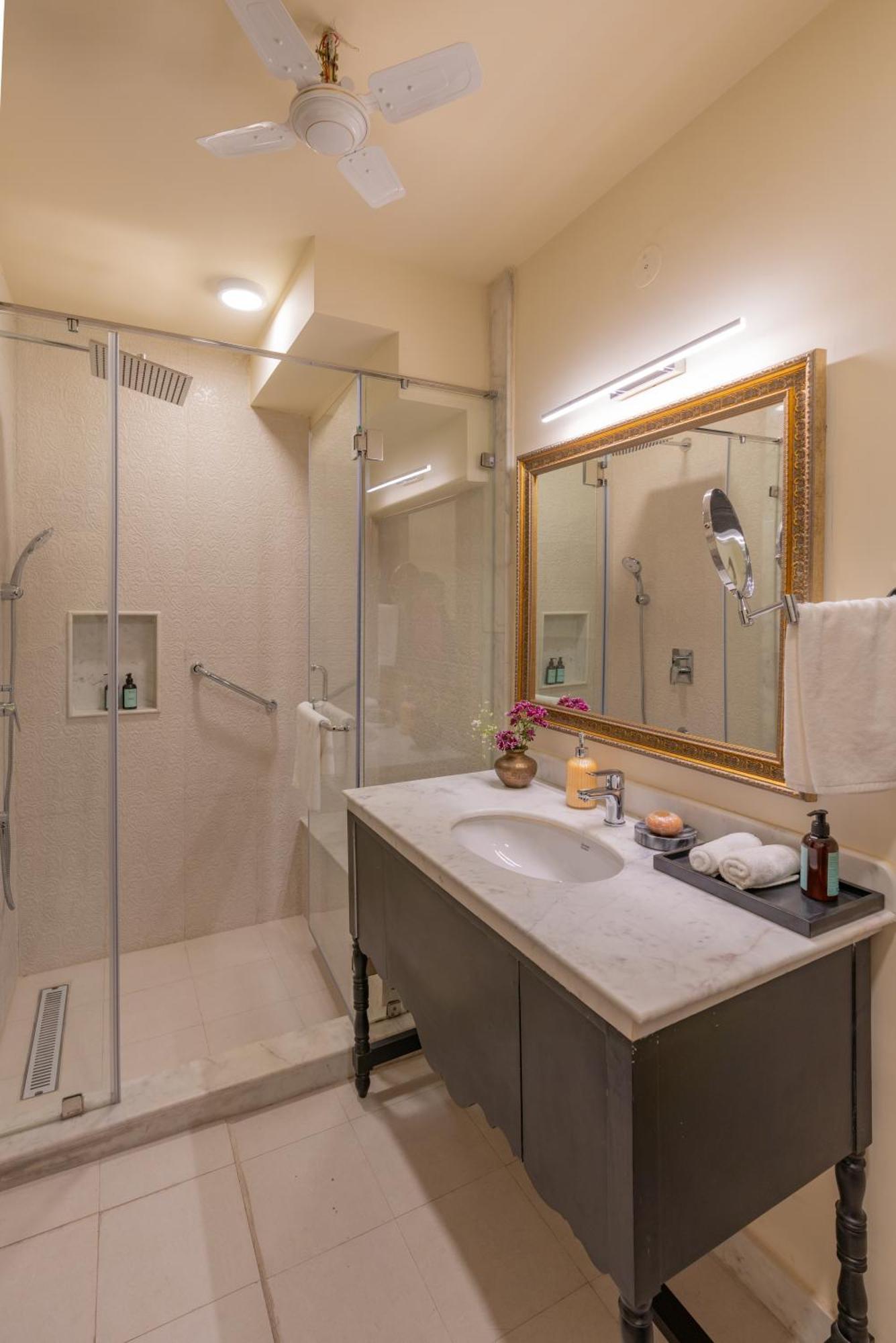 Laalee Hotel Jaipur Phòng bức ảnh